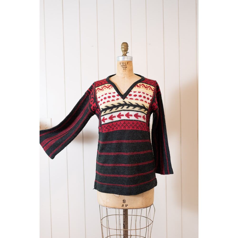 Vintage 70s Scandinavian Ikat Ski Sweater, Knit Charcoal Red, Nordic MCM, Medium